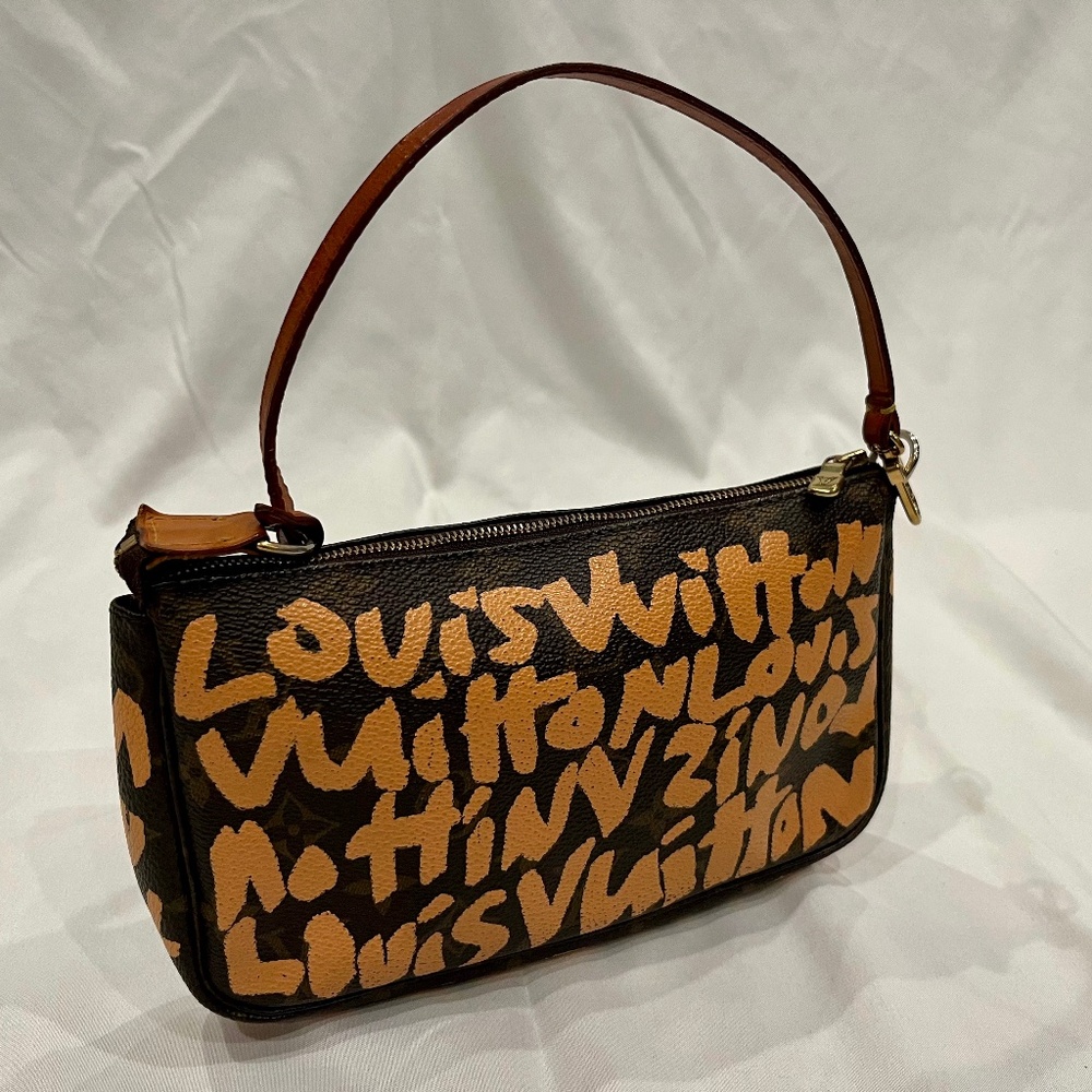 LOUIS VUITTON STEPHEN SPROUSE X LOUIS VUITTON BEIGE GRAFFITI POCHETTE